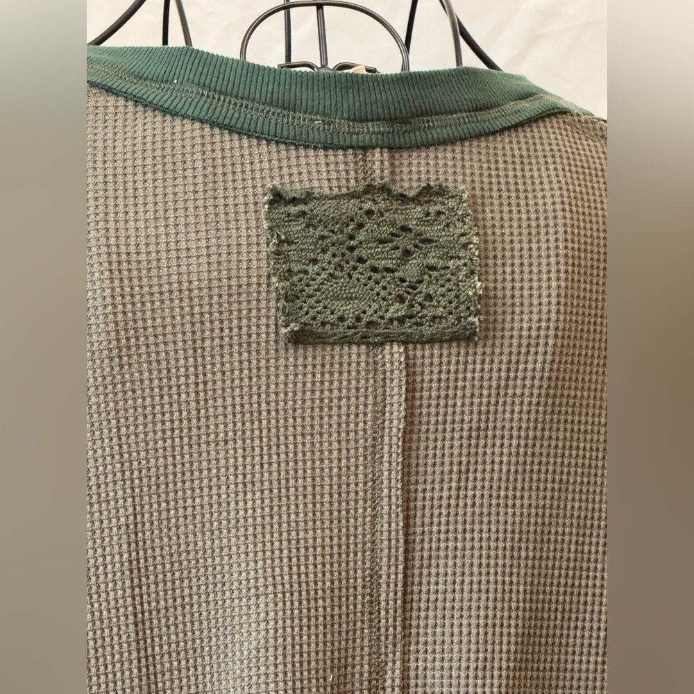 239 - POL Green and Crochet Women's Top - Picture 5 of 6